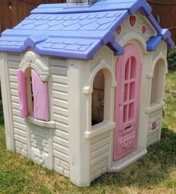 Free play house