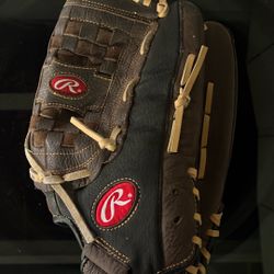 Rawlings Baseball Glove 