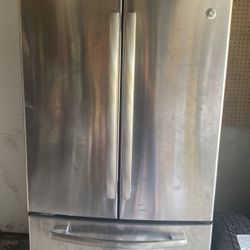 GE Refrigerator 