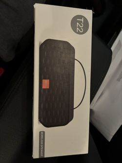 Stereo Bluetooth speaker with handle