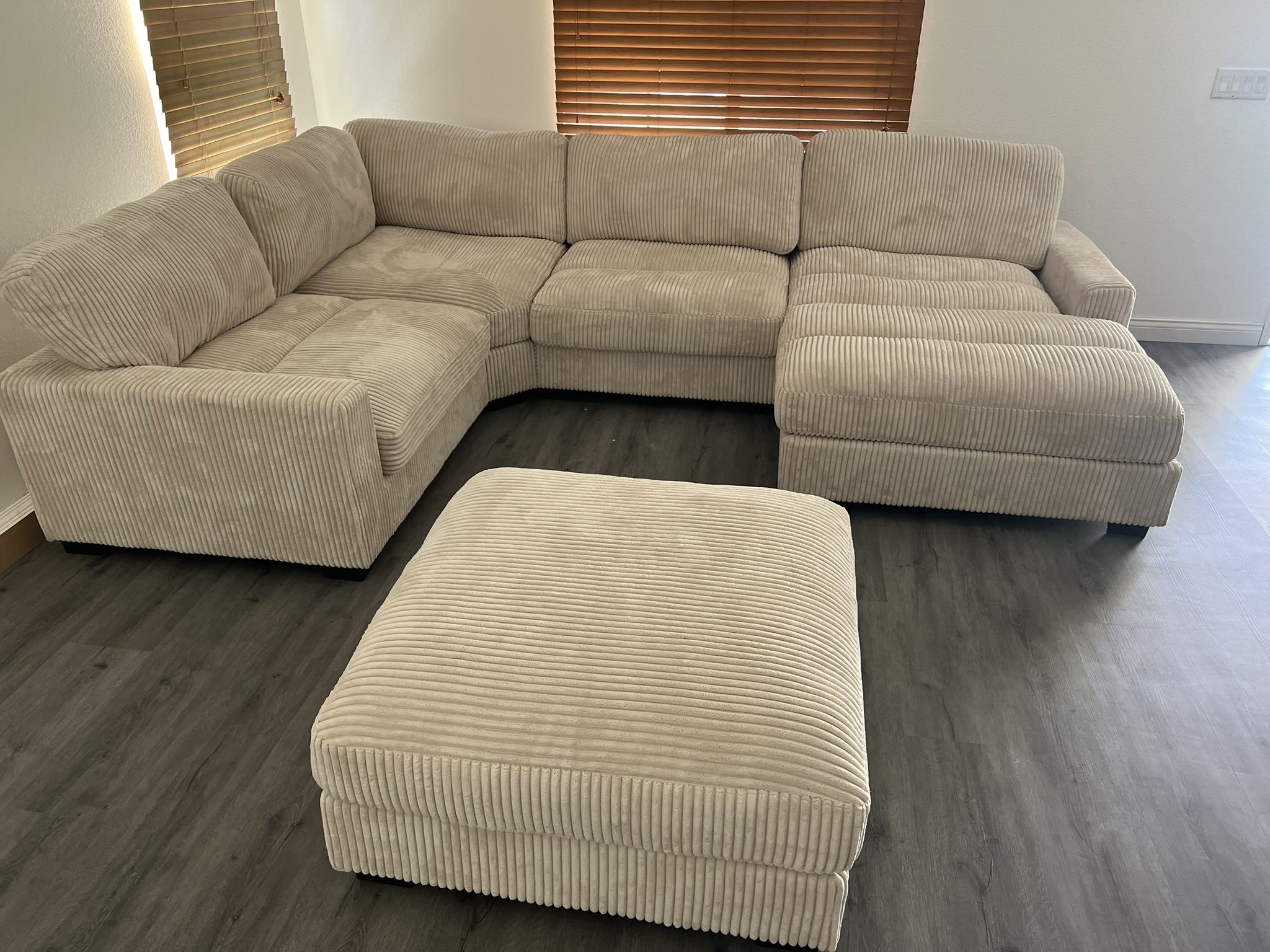 New 5 Piece Corduroy Sectional. 5 Piece. Off White / Beige. 90”x127”x66”. Free Delivery!