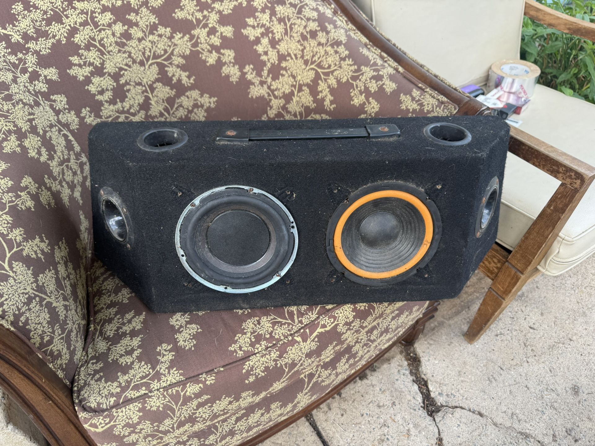 Dual Speakers