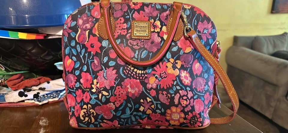 Dooney & Bourke Cross Body Bag