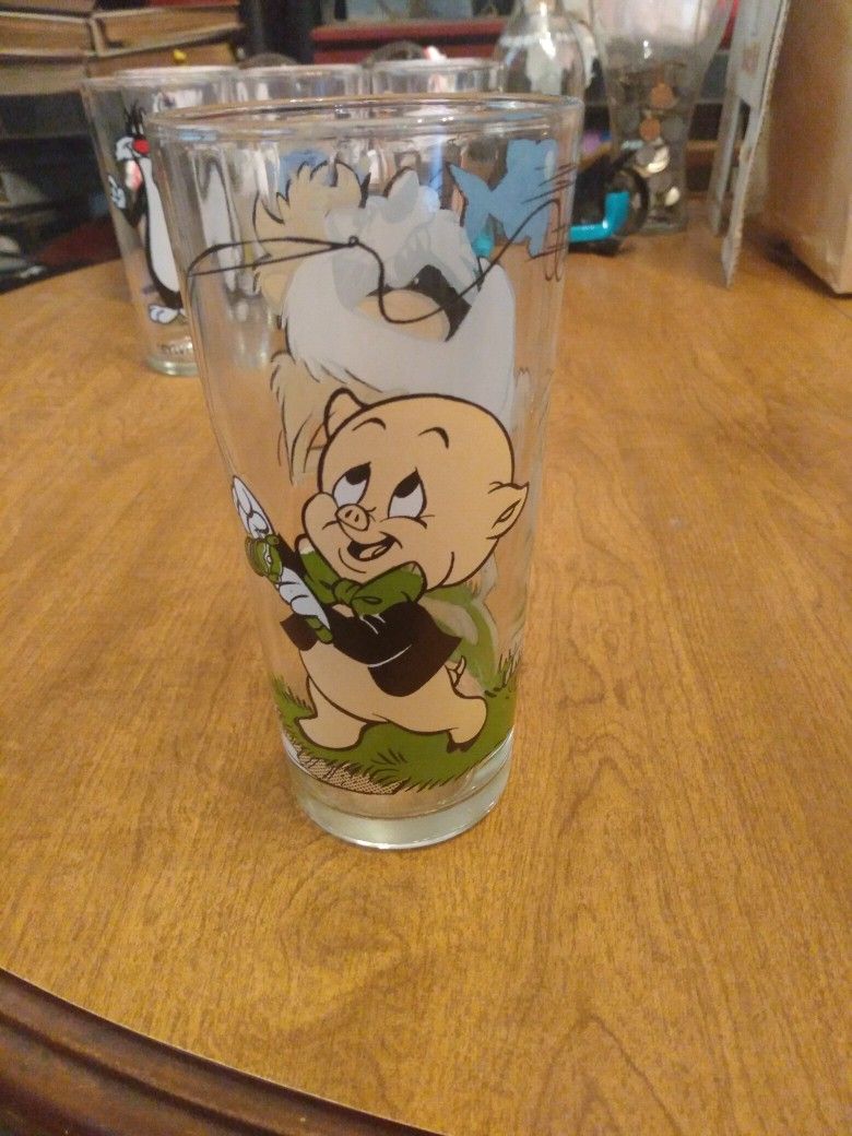 Looney Tunes Action Glass