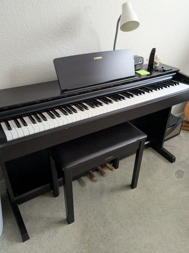 Yamaha Electric keyboard