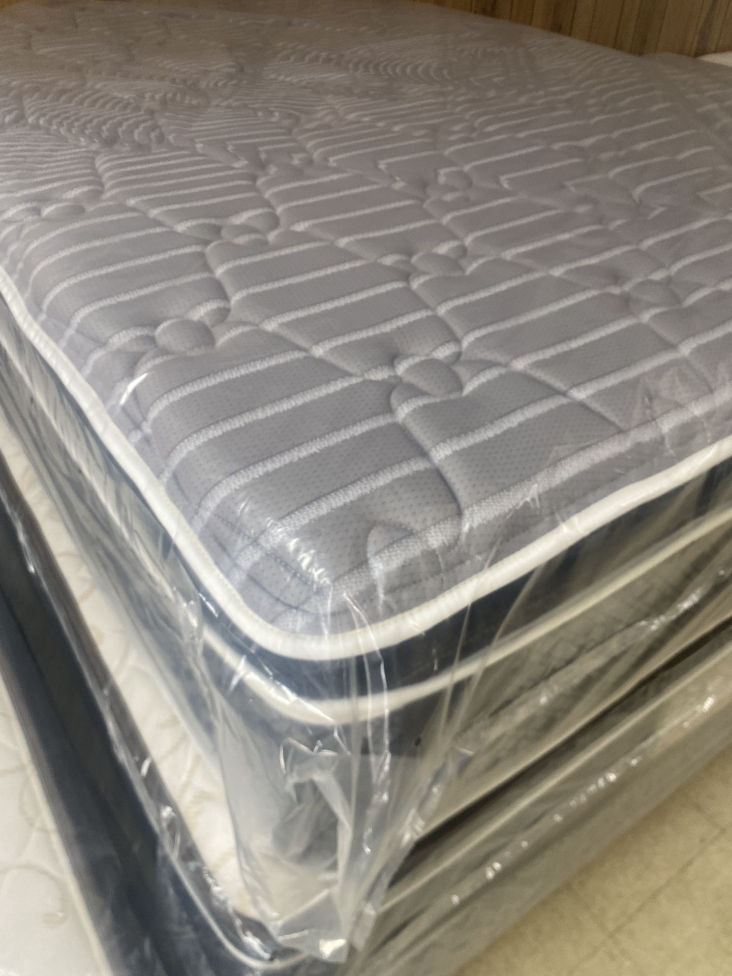 NEW FULL PILLOW TOP DELUXE MATTRESS W. BOXSPRING INCLUDED 🚚💨 FREE FRONT DOOR DELIVERY 🚚 💨 COMFORT - PLUSH ✔️