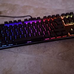 Custom Built Gaming Keyboard 🔥🌓 Price Negotiable 🏷️— Gateron Switches — Sleek Black Color