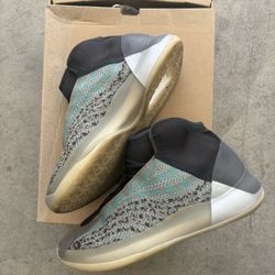 Yeezy Quantum Size 7