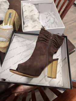 Brand NEW high Heels