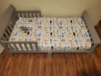 Dream On Me Fin Toddler Bed