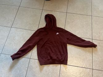 SLIGHTLY USED UNISEX NIKE HOODIE SIZE S CH