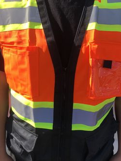 Double-Tone Zipper Vest