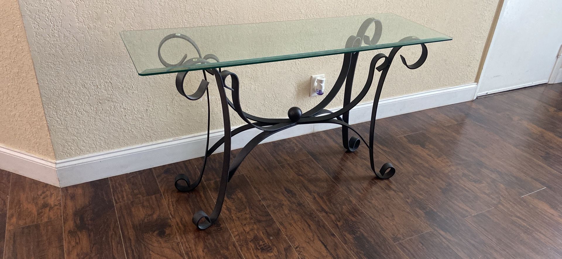 Console TV Entry Table, entrance table, end or dining edge table. H28.5”, Deep16”,W50”. 👇✅
