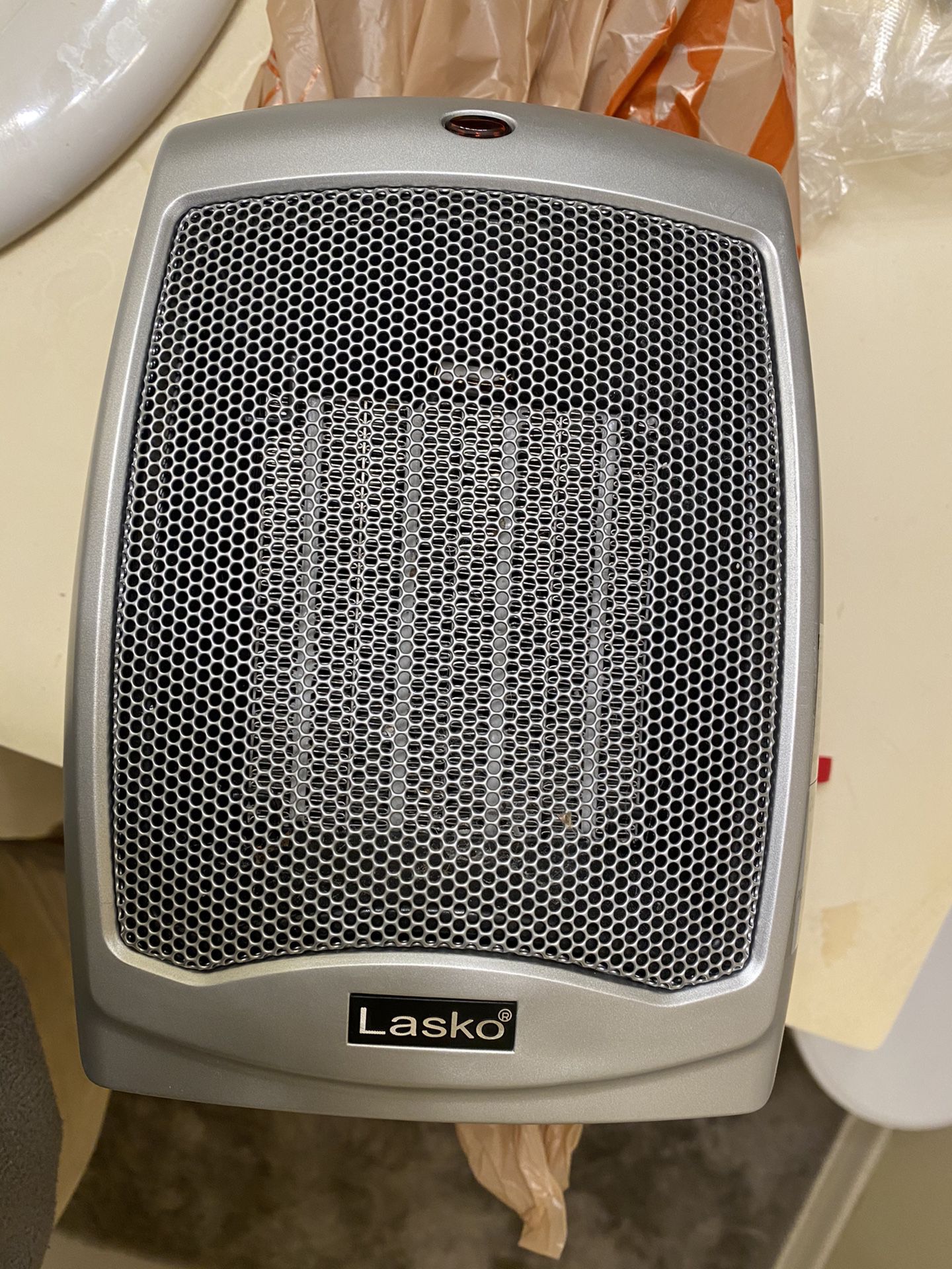 Lasko Ceramic Adjustable Thermostat Heater
