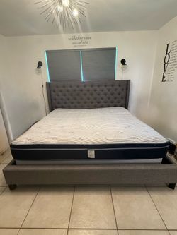 Headboard and bedframe King size