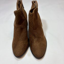 Woman City Classified Boots Size 6