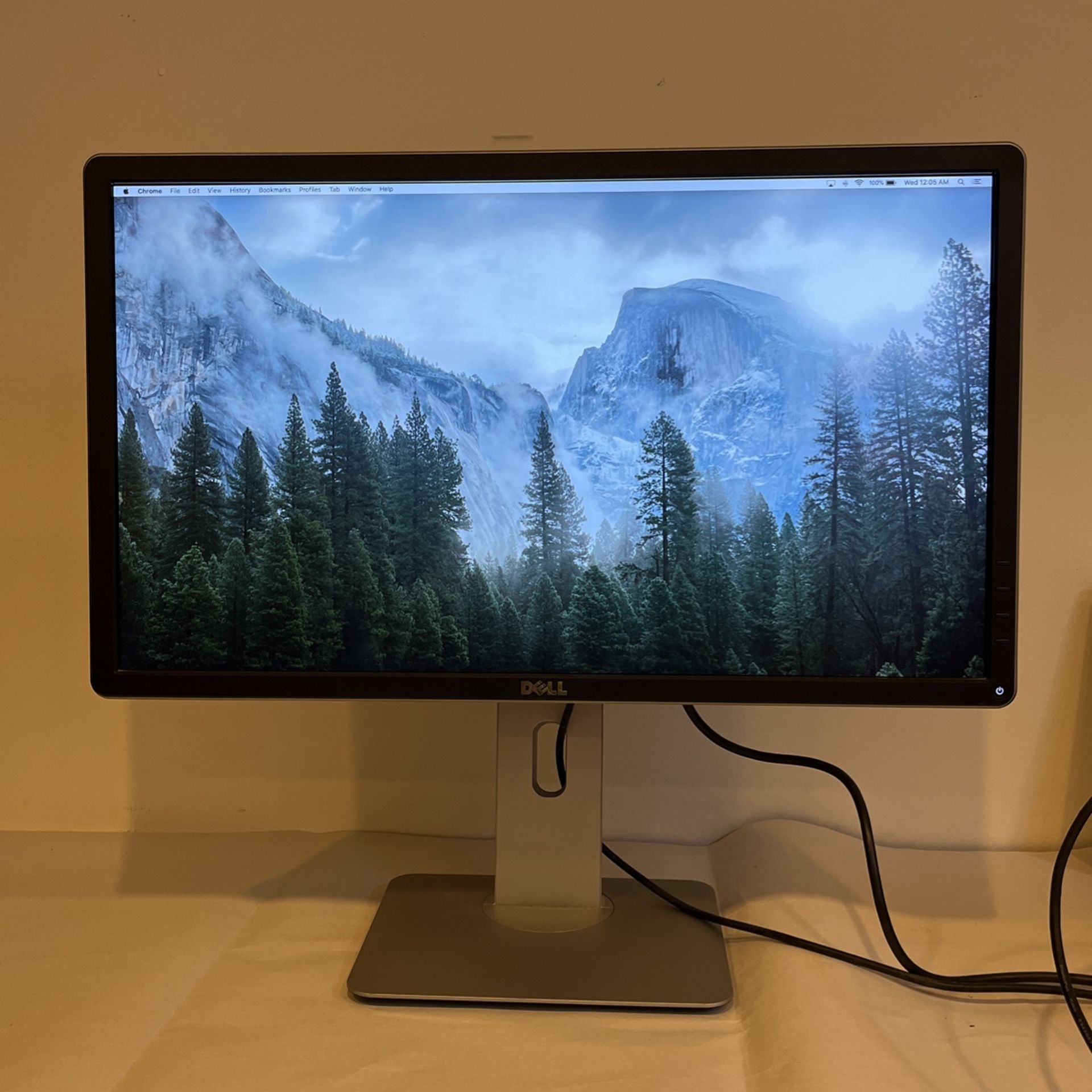 23” Dell Monitor - Height Adjustable - 360 Degree Rotation (both vertical & horizontal) - Model P2314HT