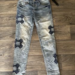 Amir’s size 28 worn one shoot me an offer !