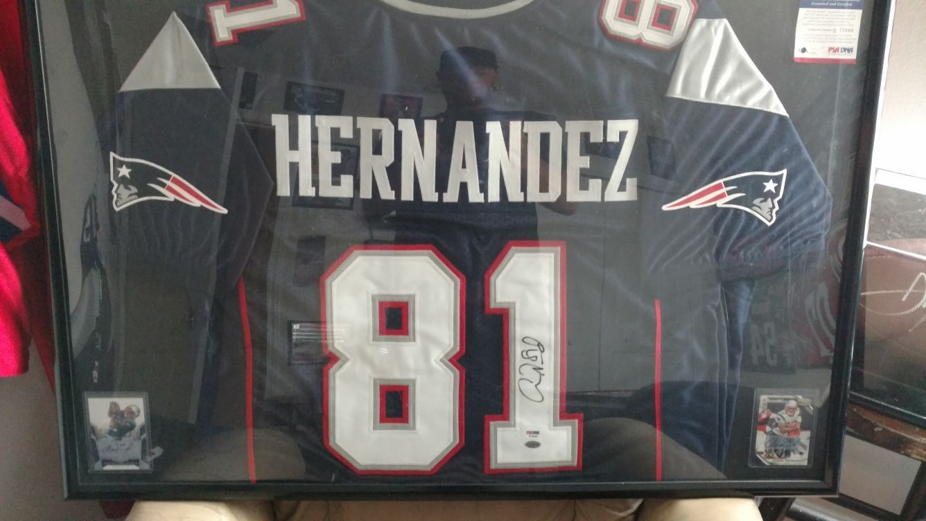 Autographed Aaron Hernandez jersey
