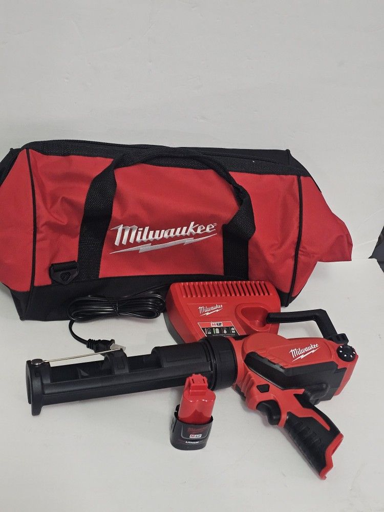 MilwaukeeM12 12V Lithium Ion Cordless 10 oz. Adhesive and Caulk Gun with 1.5 Battery and Charger Bag Brand New