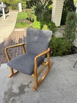 Mid-Century Modern Style Rocking Chair – Solid Wood Frame – Gray Upholstery