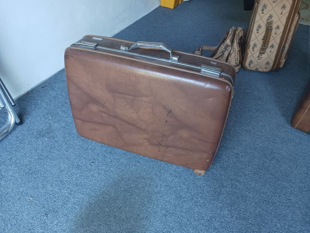 Large Brown American Tourist Suitcase