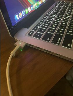 Apple Macbook Air 13" Working Fine