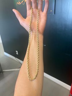 Gold rope chain