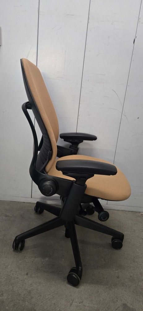 Steelcase Leap V2 Fully Ergonomic Task Chair 