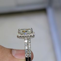 4.28Ctw Halo Diamond Ring Set 14KW