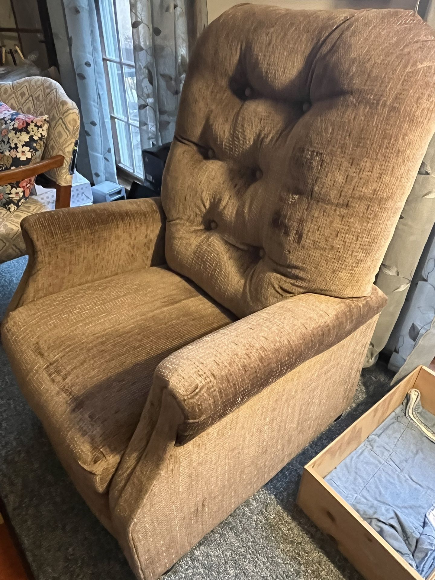 Brown Recliner LIFT CHAIR