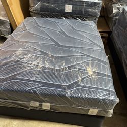 Brand New Queen Serta Hybrid iseries 3000 Cushion Firm mattress