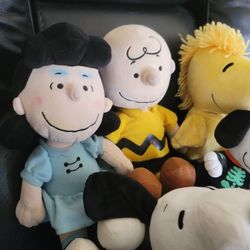 Snoppy and the Charlie Brown Cast