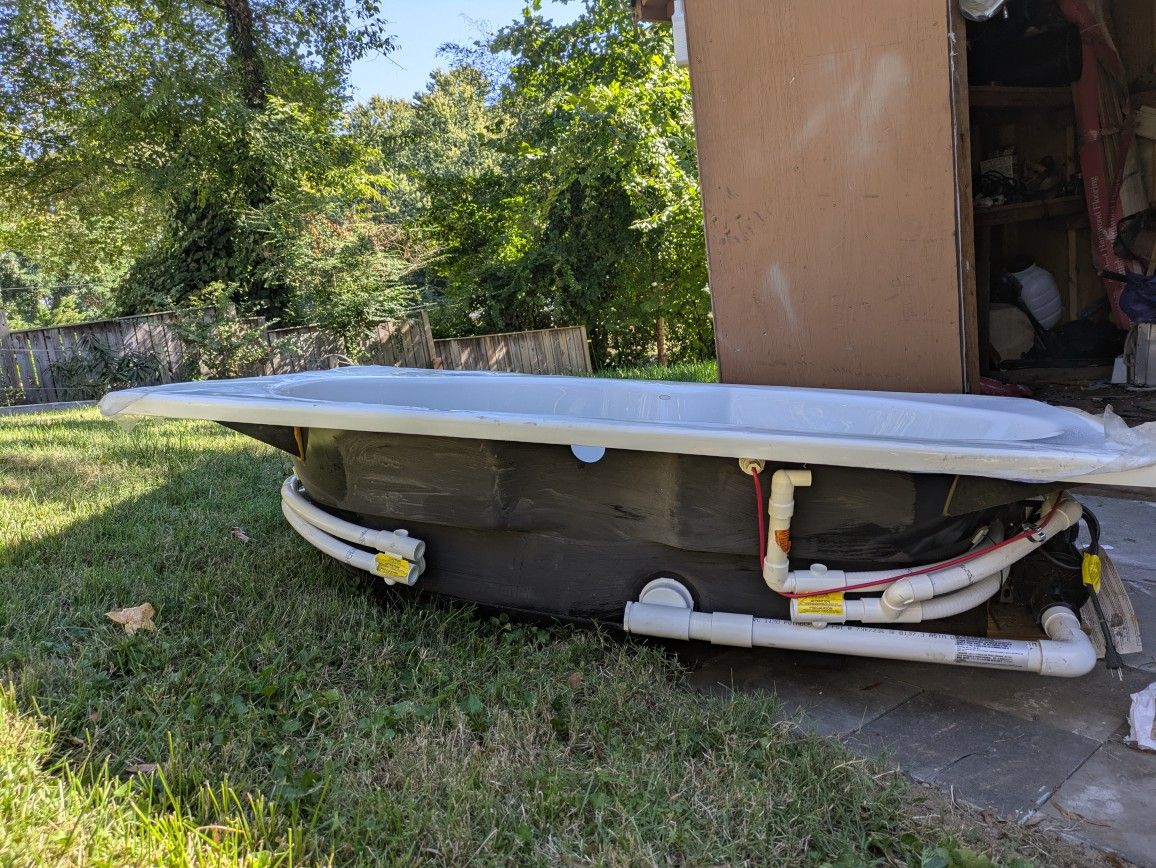 Tub Jacuzzi