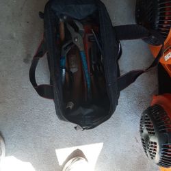 TOOLBOX AND ASSORTED 35 HAND TOOLS, 