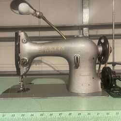 Singer Sewing Machine 