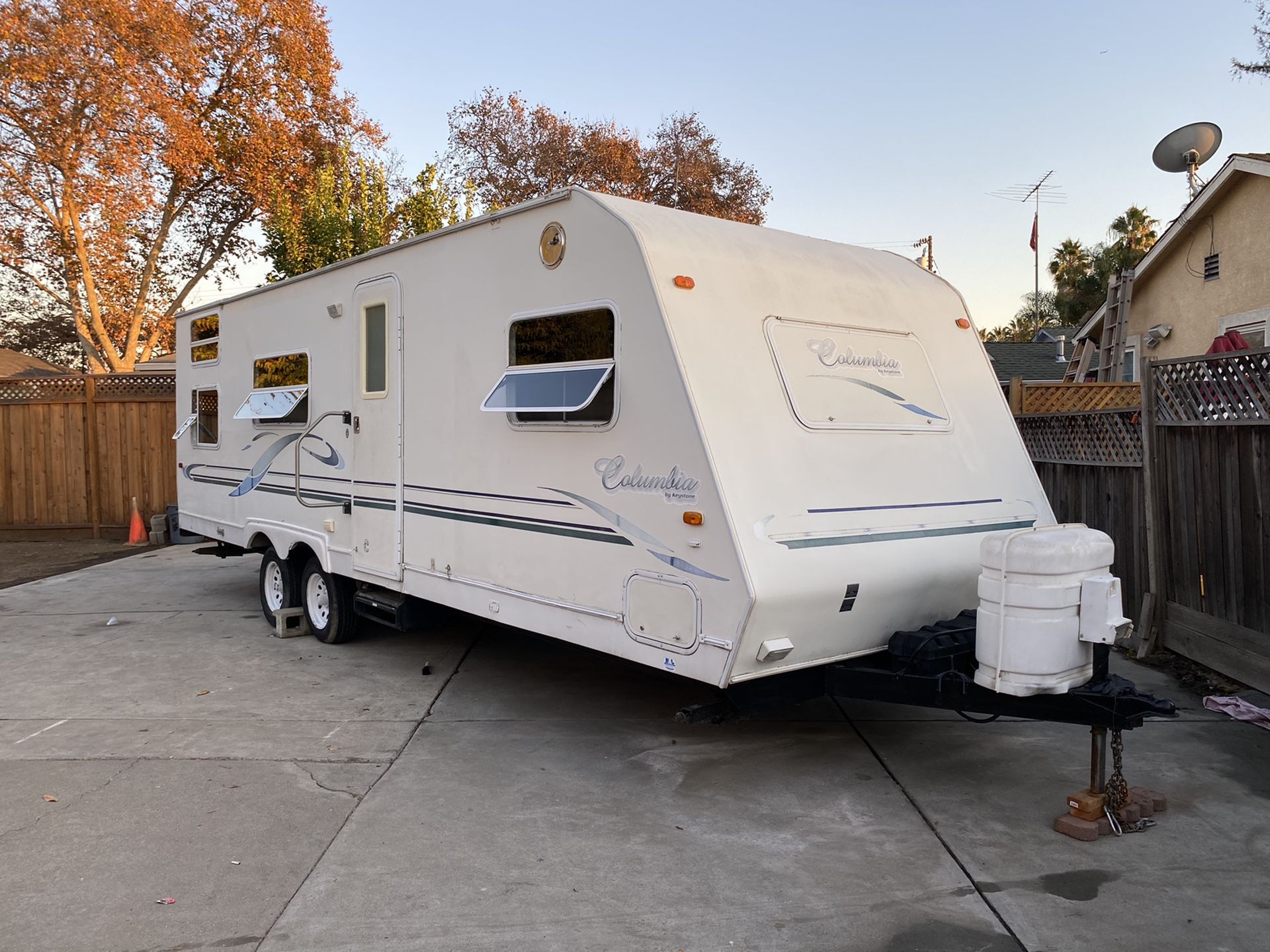 2001 keystone Columbia camper trailer with bunk beds