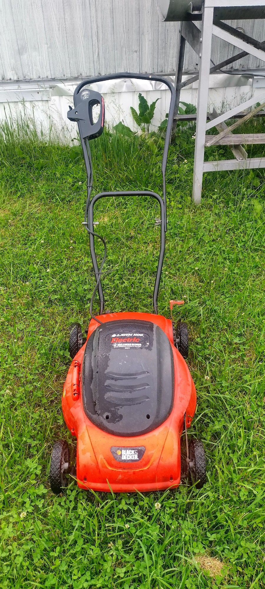 18" Electric LAWNHOG Mulching Mower
MM575