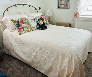 King Size Cream Color Bedspread & Shams