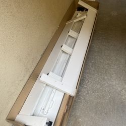 White West Elm Bed Frame/box Spring 