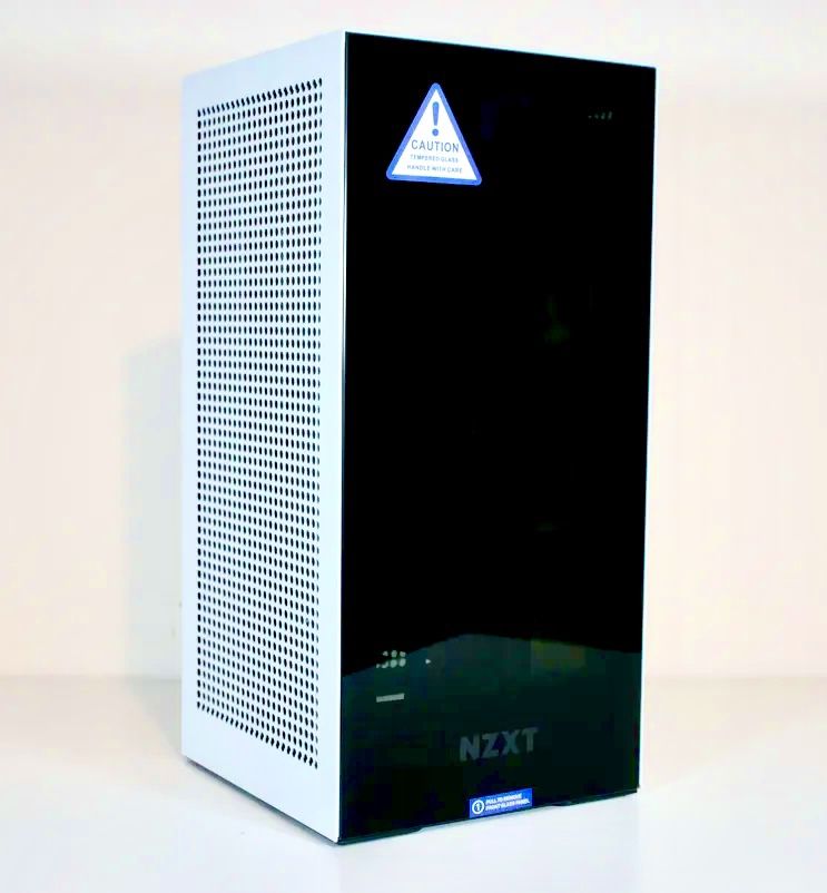 Powerful Liquid-cooled SFF mini-ITX Gaming Computer Desktop PC