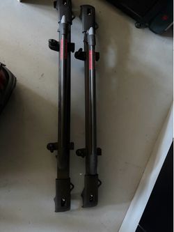 Yakima Powder Hound 6 + rail system - lightly used