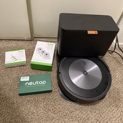 iRobot Roomba j7+ Robotic Vacuum Bagged Cordless Black Silver w/ Accessories & Bags