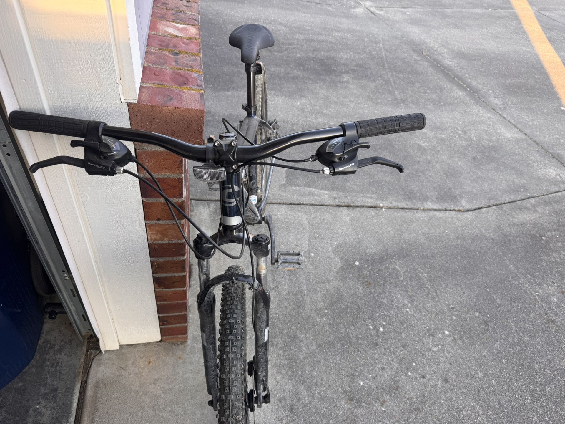 Cannondale Mountain Bike – Disc Brakes, Trail-Ready