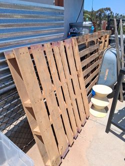 3 free pallets
