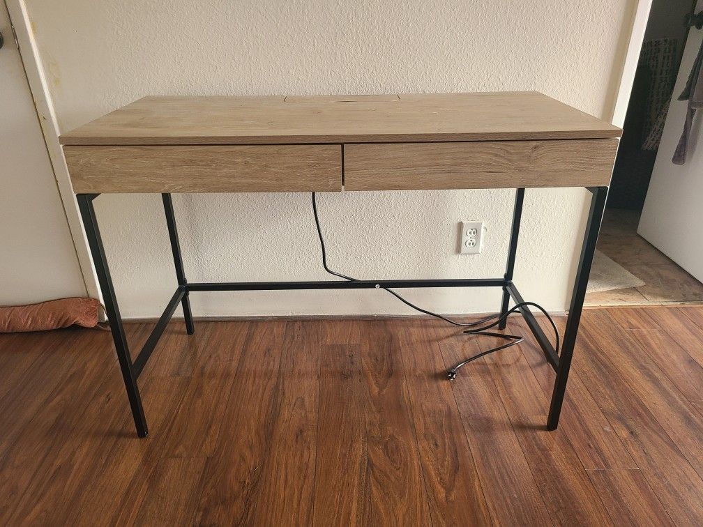 Target Desk