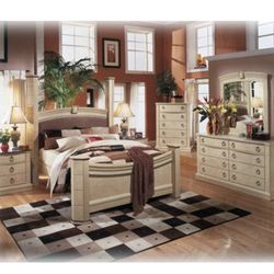 Must Go! Now! Ashley Furniture King Size Bedroom 