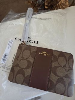 Coach Signature Corner Zip Wristlet