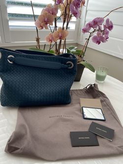 Bottega Veneta Medium Garda Bag NEW