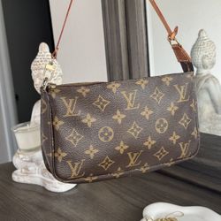 Authentic Louis Vuitton Pochette Accessories 